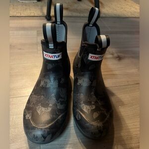Xtratuf Women’s size 9 Deck Boot
